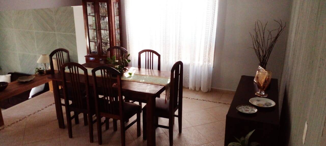 Casa, 4 quartos, 300 m² - Foto 1